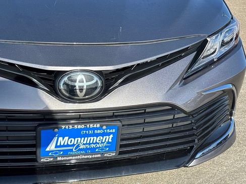 Used 2021 Toyota Camry LE FWD image 4