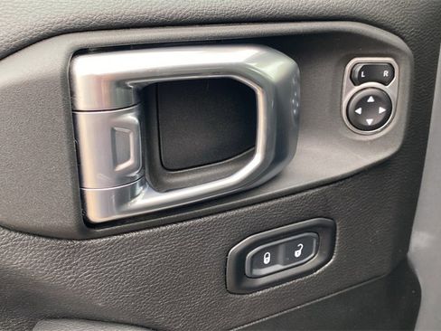 Used 2021 Jeep Gladiator Rubicon image 18