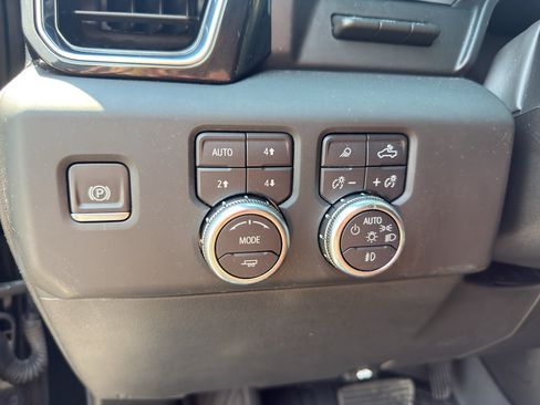 Used 2024 GMC Sierra 1500 Denali Ultimate AWD/4WD image 13