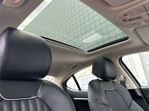 Used 2026 Genesis G70 2.5T Prestige image 17