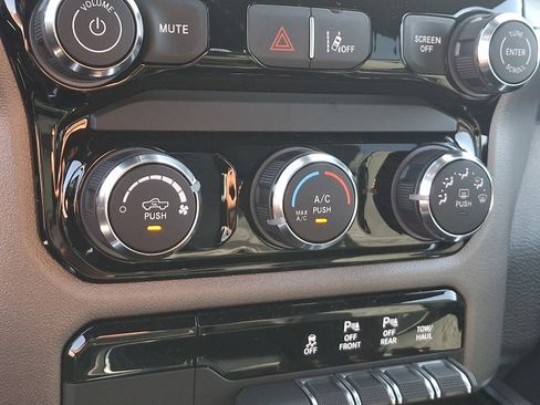 New 2026 RAM 1500 Express AWD/4WD image 13