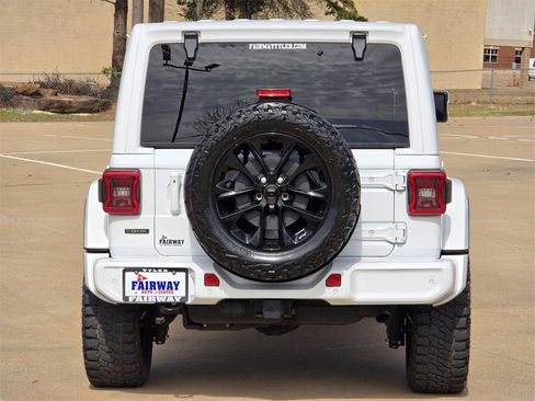 Used 2021 Jeep Wrangler Unlimited Sahara image 5