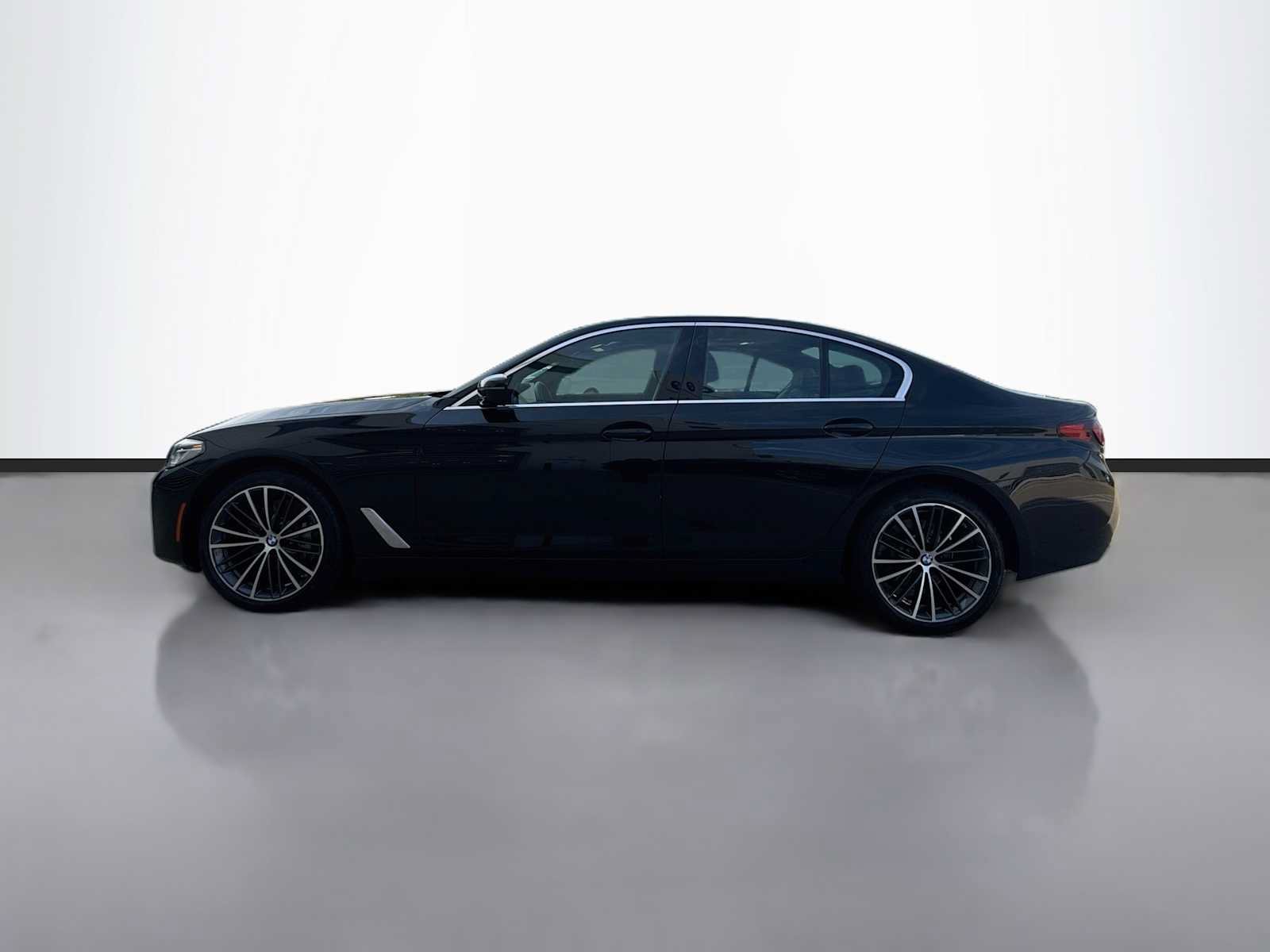 Used 2023 BMW 530i xDrive w/ Premium Package AWD/4WD image 5