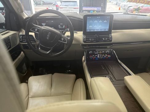 Used 2020 Lincoln Navigator Reserve w/ Equipment Group 208A Reserve AWD/4WD image 16