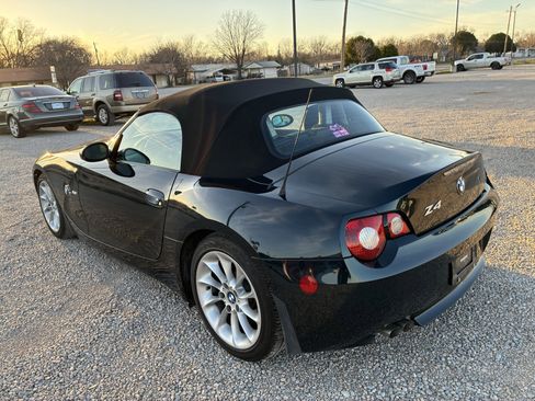 Used 2005 BMW Z4 2.5i image 8