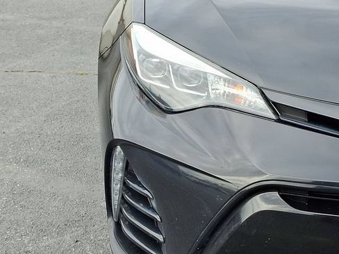 Used 2018 Toyota Corolla SE FWD image 9