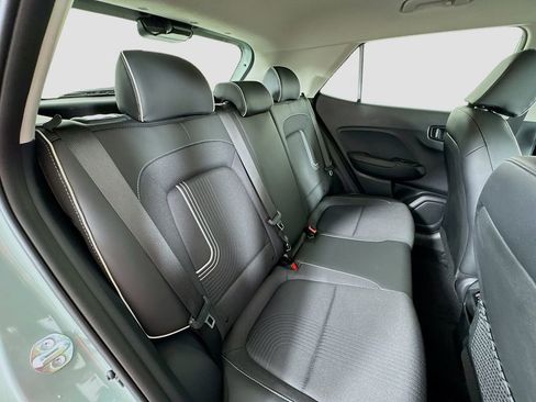 Certified 2025 Hyundai Venue Limited image 28