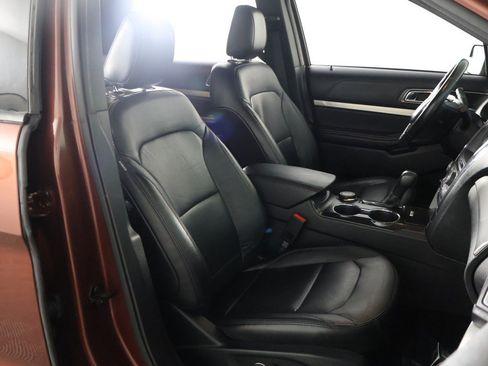 Used 2018 Ford Explorer XLT w/ Equipment Group 202A image 28