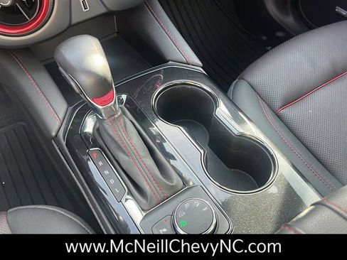 Used 2022 Chevrolet Blazer RS w/ Enhanced Convenience Package image 19