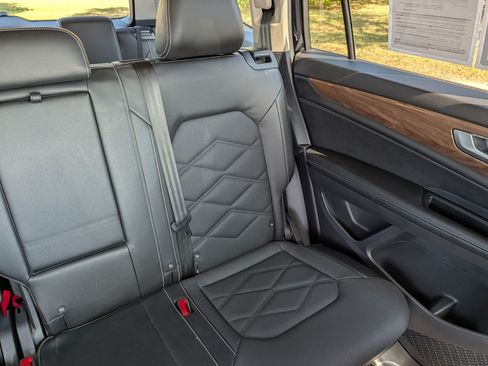 Certified 2024 Volkswagen Atlas SE AWD/4WD image 14