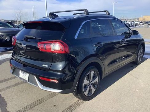 Used 2018 Kia Niro EX image 5