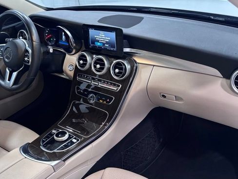 Used 2019 Mercedes-Benz C 300 4MATIC Sedan image 17