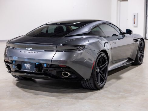 Used 2024 Aston Martin DB12 Coupe image 9