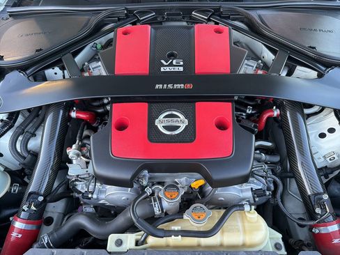 Used 2017 Nissan 370Z NISMO image 13