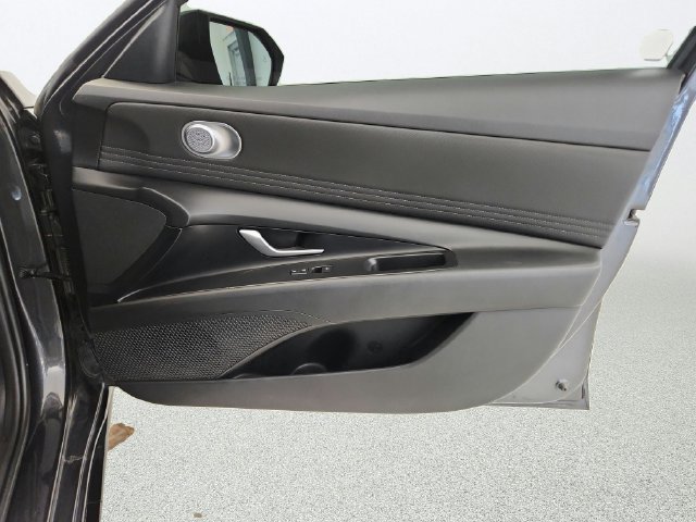 Used 2021 Hyundai Elantra SEL w/ Convenience Package FWD image 28