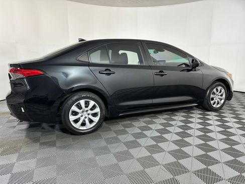 Used 2021 Toyota Corolla LE image 7