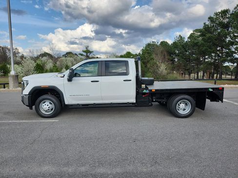 New 2026 GMC Sierra 3500 Pro w/ Convenience Package AWD/4WD image 2
