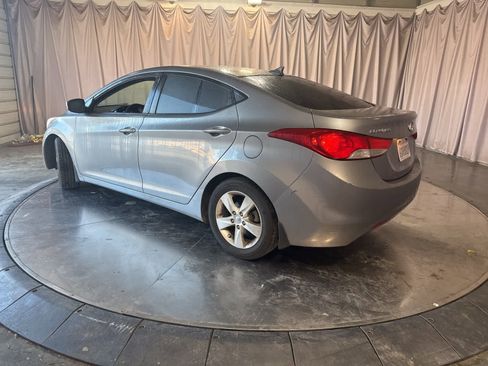 Used 2013 Hyundai Elantra GLS w/ Preferred Pkg image 7