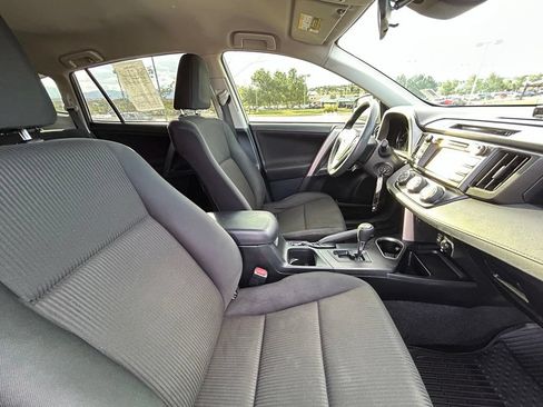 Used 2018 Toyota RAV4 LE w/ All Weather Liner Package AWD/4WD image 31
