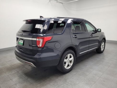 Used 2017 Ford Explorer XLT w/ Equipment Group 202A image 10