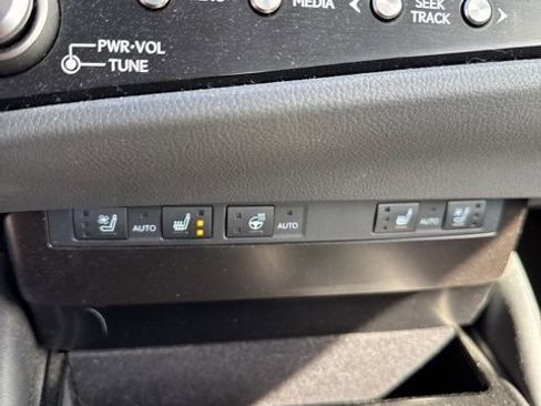 Used 2024 Lexus ES 300h w/ Premium Package image 19