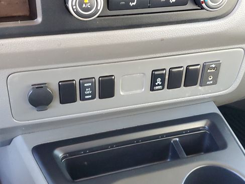 Used 2016 Nissan NV 2500 SL w/ Technology Package image 26