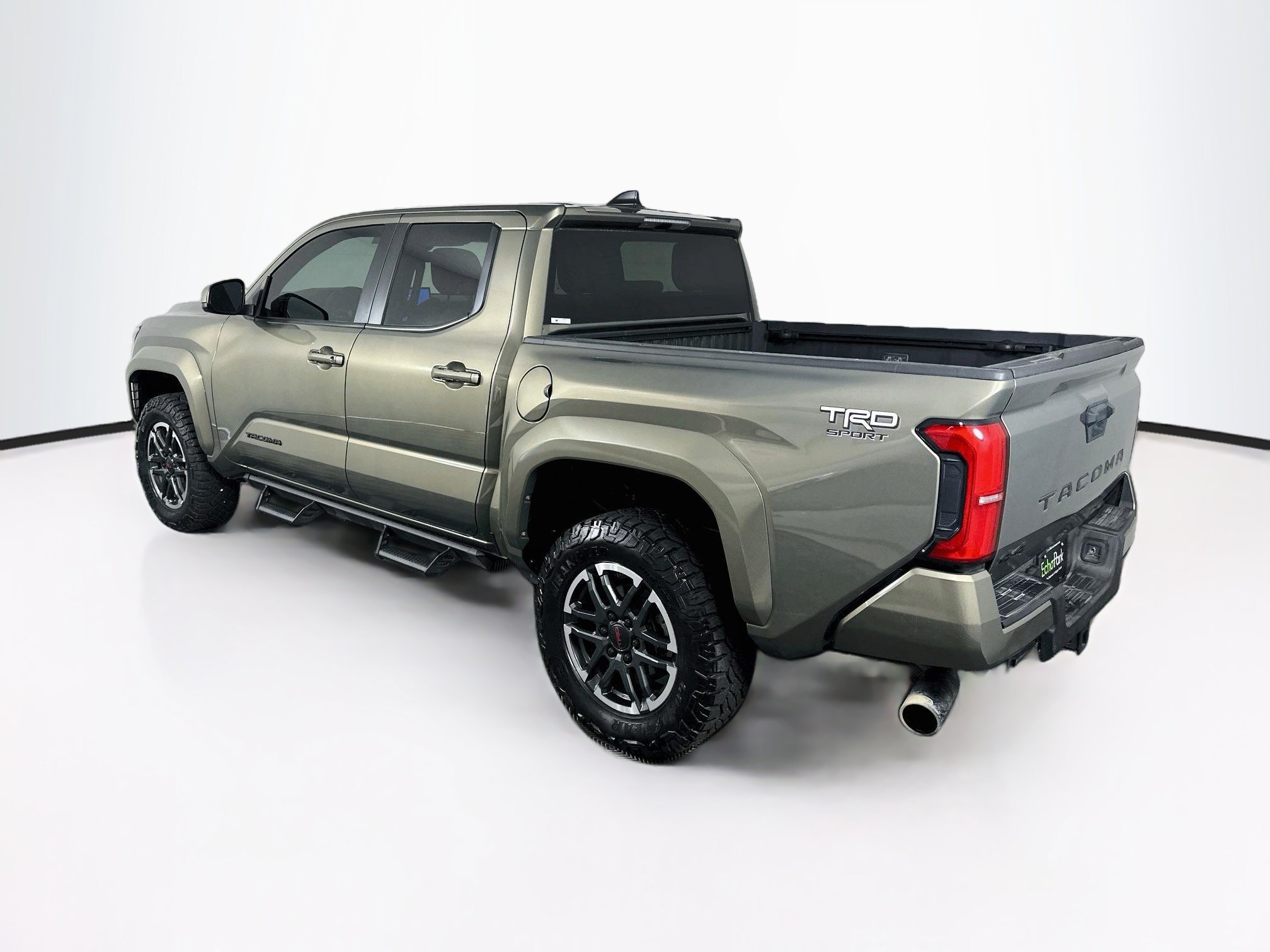 Used 2025 Toyota Tacoma TRD Sport AWD/4WD image 5