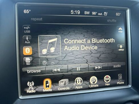 Used 2017 Jeep Grand Cherokee Limited w/ Luxury Group II AWD/4WD image 18