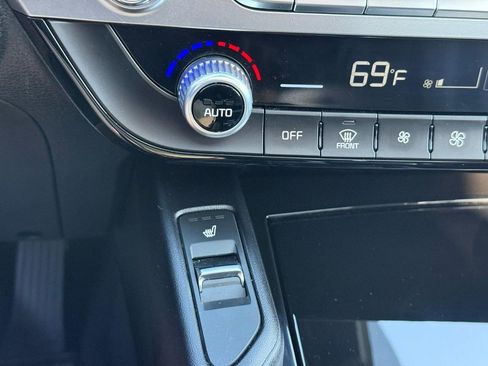 Used 2025 Kia Telluride S AWD/4WD image 25