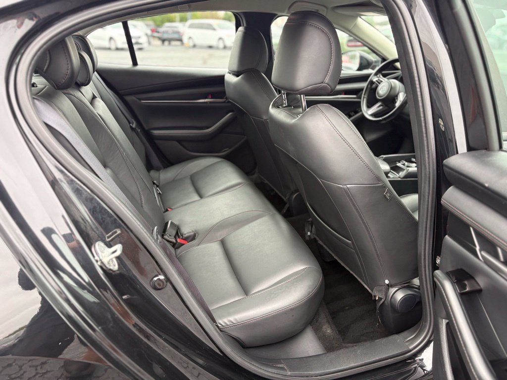 Used 2024 MAZDA MAZDA3 s FWD image 11