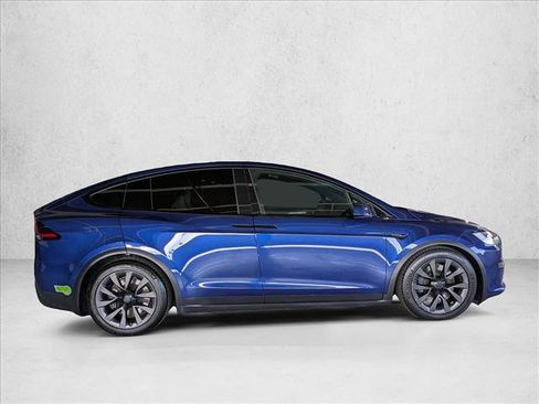Used 2022 Tesla Model X image 4