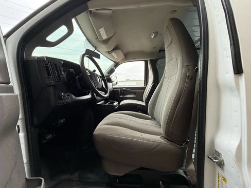 Used 2016 Chevrolet Express 2500 Extended image 12