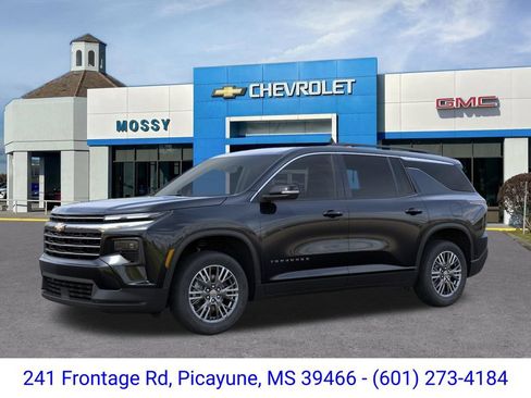 New 2026 Chevrolet Traverse LT w/ Driver Confidence Package FWD image 2