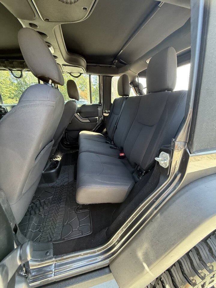 Used 2017 Jeep Wrangler Unlimited Sport w/ Max Tow Package AWD/4WD image 15