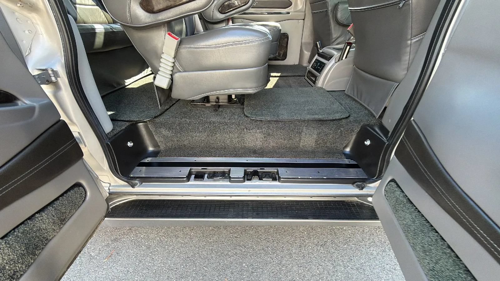 Used 2019 GMC Savana 2500 w/ Enhanced Convenience Package RWD image 60