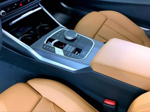 Used 2025 BMW 230i xDrive Coupe w/ Premium Package AWD/4WD image 7