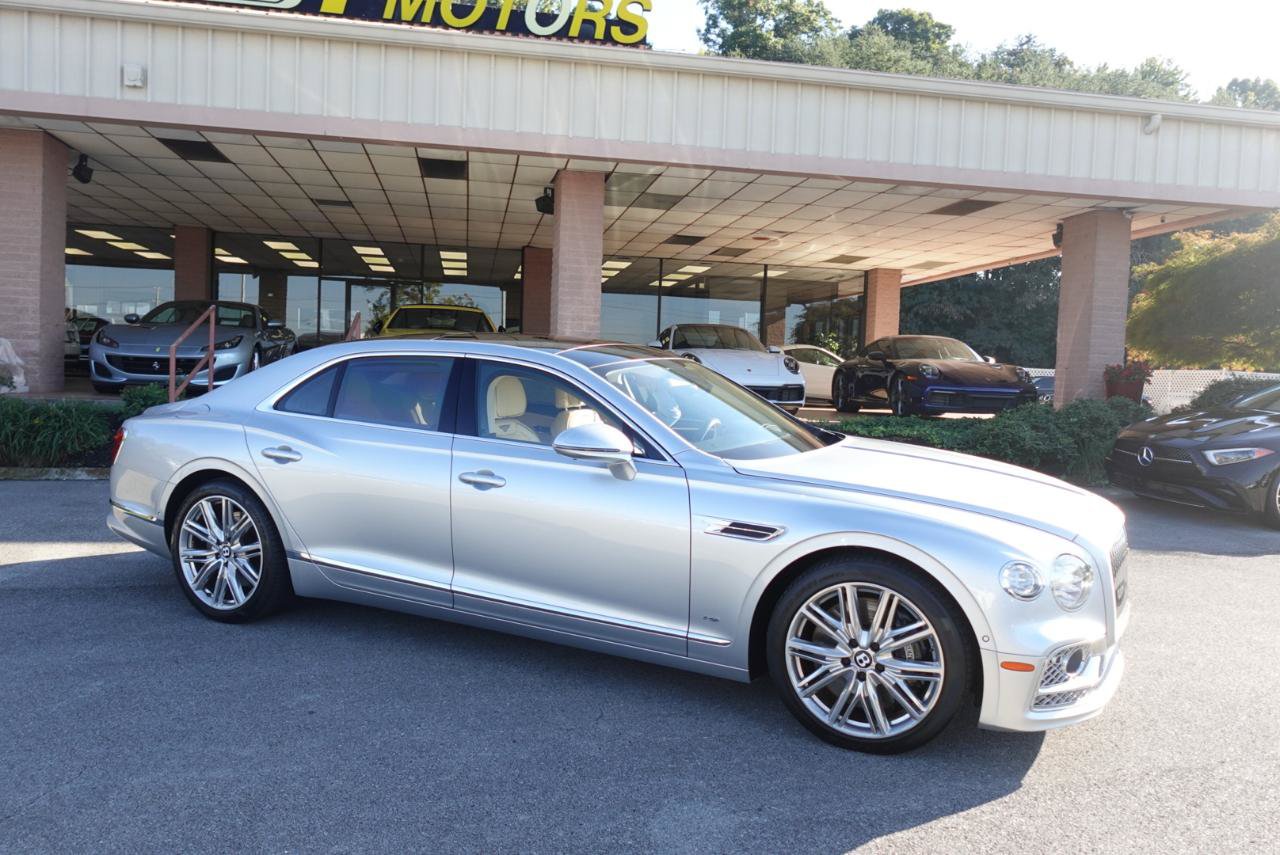 Used 2022 Bentley Flying Spur V8 AWD/4WD image 32