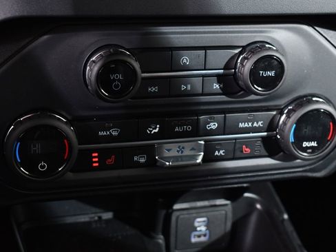 Used 2025 Ford Bronco Big Bend image 30