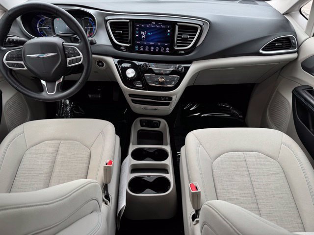 Used 2019 Chrysler Pacifica Touring Plus FWD image 16