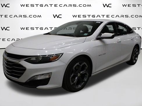 Used 2022 Chevrolet Malibu LT image 1