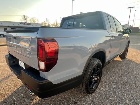 New 2026 Honda Ridgeline Black Edition image 9