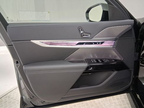 New 2026 BMW 740i 740i w/ Premium Package image 18