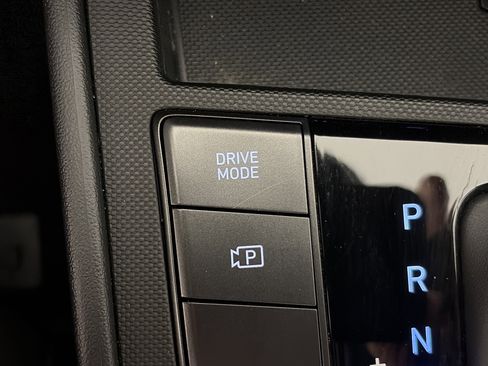 Certified 2025 Hyundai Elantra Sport FWD image 26