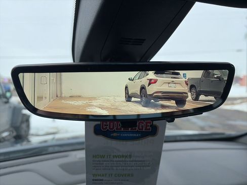Used 2023 Chevrolet Traverse LT w/ Rear Camera Mirror Package AWD/4WD image 19