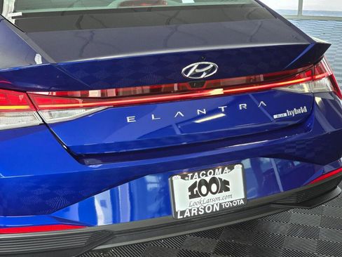 Used 2023 Hyundai Elantra Blue FWD image 12