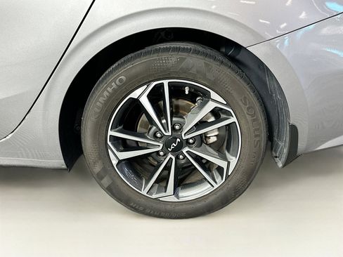 Used 2024 Kia Forte LXS image 11