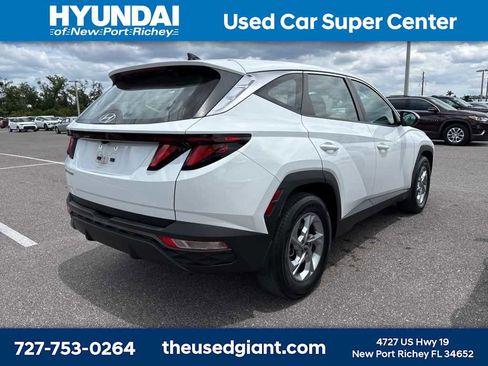 Used 2023 Hyundai Tucson SE image 3