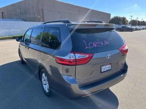 Used 2017 Toyota Sienna LE FWD image 7