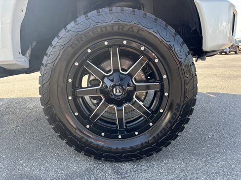 Used 2017 Ford F150 Platinum w/ FX4 Off-Road Package AWD/4WD image 9