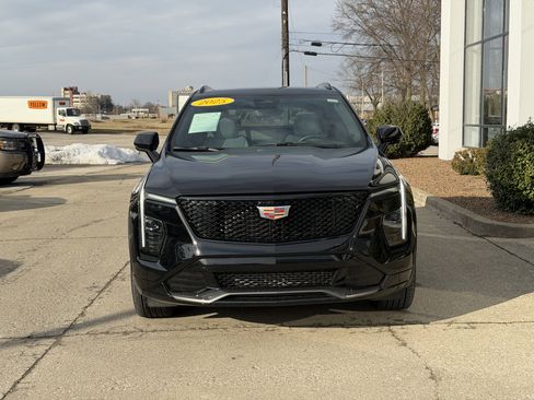 Used 2025 Cadillac XT4 Sport image 18